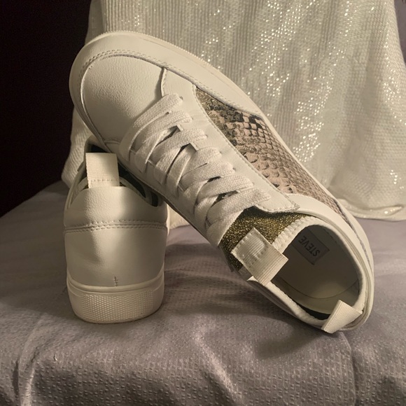 Steve Madden Bliss Sneaker - Picture 1 of 4